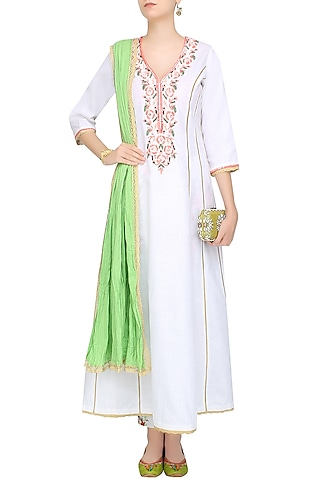 White Rosette Embroidered Kalidaar Kurta Set With Floral Printed Straight Pants by Seema Khan