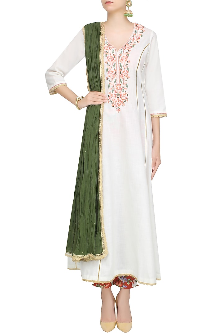 White floral embroidered kalidaar kurta set with straight pants available only at Pernia's Pop Up Shop.