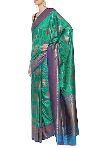 Emerald Green Handwoven Banarsi Saree Set by Shivangi Kasliwaal