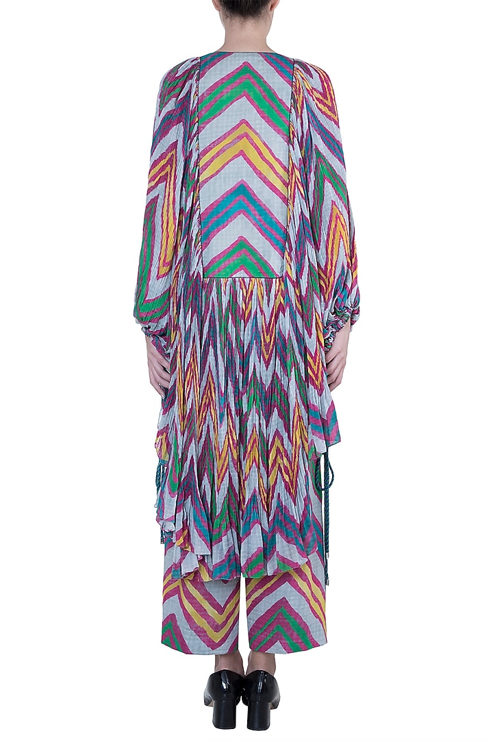 Grey Rose Printed Leheriya Kaftan Cape by Saaksha & Kinni at Pernia's Pop Up Shop