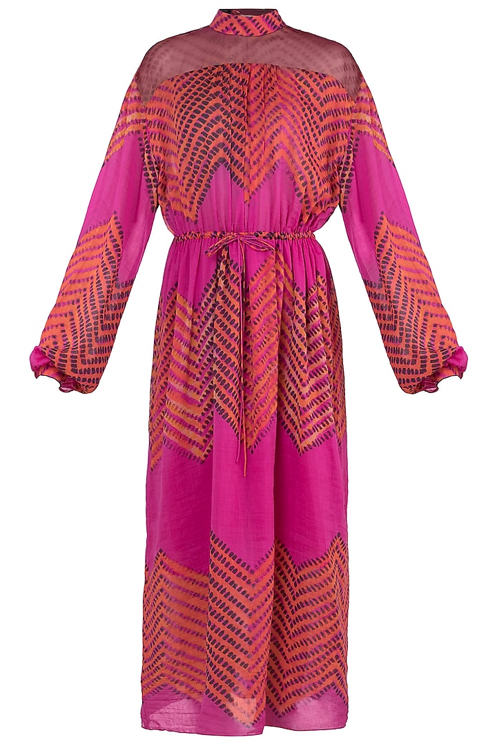 Pink Leheriya Printed Maxi Dress With Belt by Saaksha & Kinni