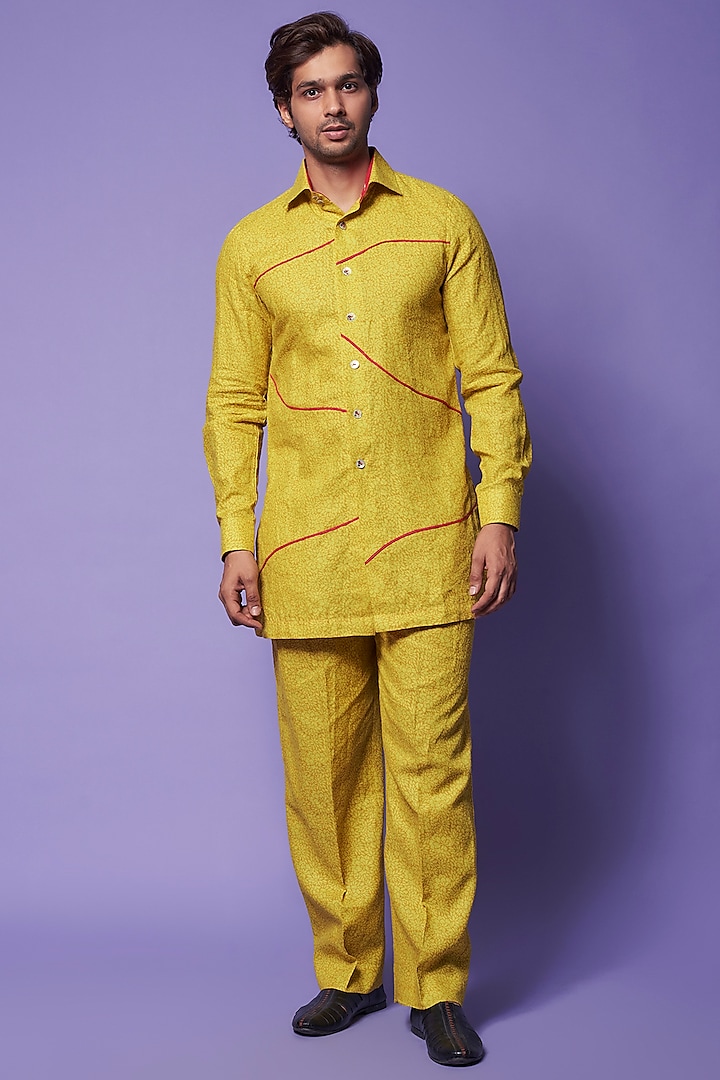 Yellow Linen Digital Printed Kurta Set by SUHAIL HAFEEZ at Pernia's Pop Up Shop