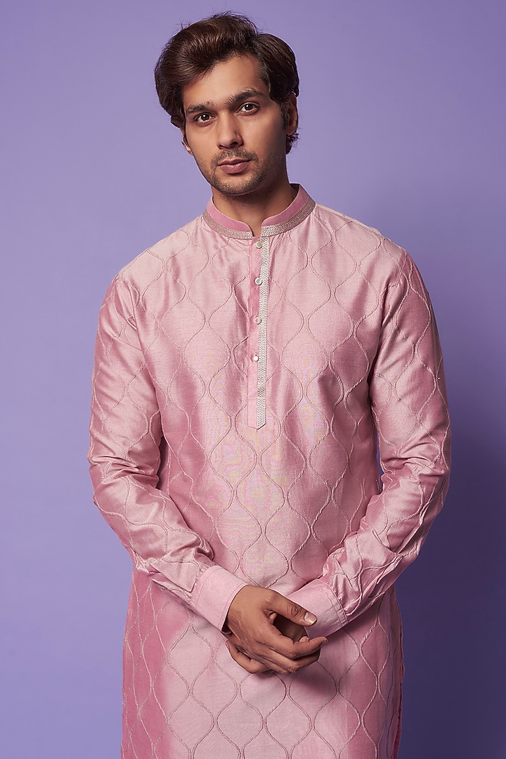 Pink Cotton Silk Thread Embroidered Kurta Set by SUHAIL HAFEEZ at Pernia's Pop Up Shop