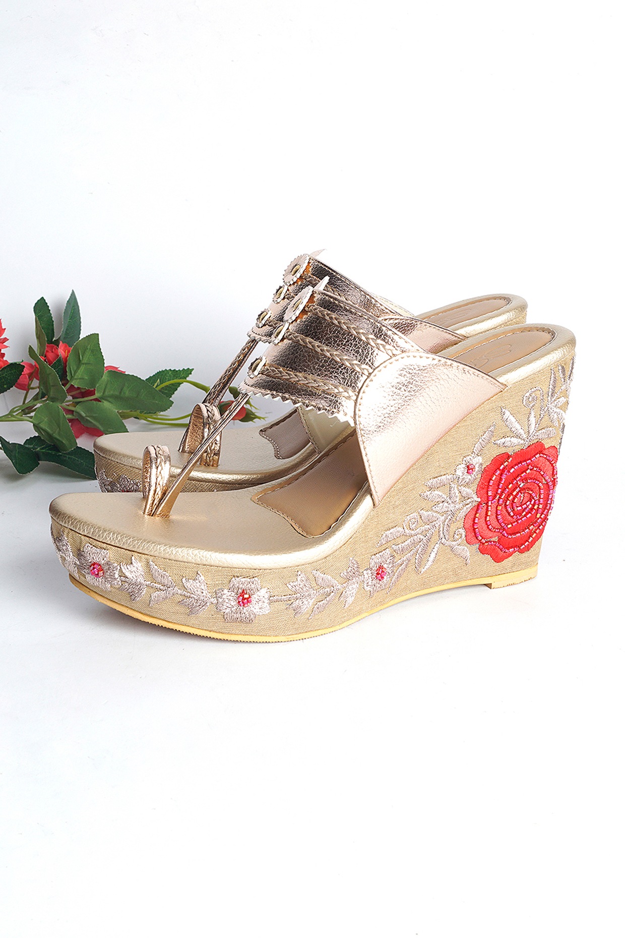 Light gold clearance wedges