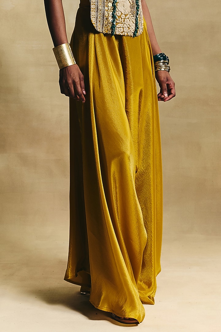 Mustard Chanderi Embroidered Cape Set by Sonam Luthria at Pernia's Pop Up Shop