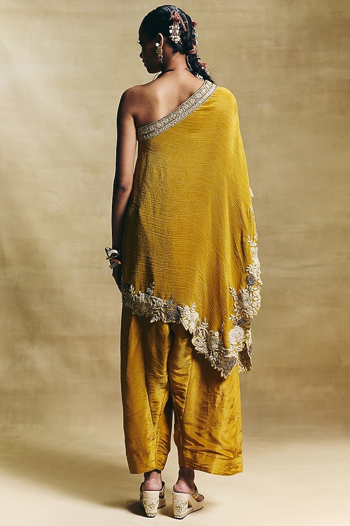 Mustard Crepe Tissue Farshi Salwar Set by Sonam Luthria at Pernia's Pop Up Shop