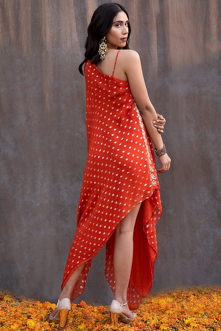 Rust Orange Embroidered Tunic by Silky Bindra at Pernia's Pop Up Shop