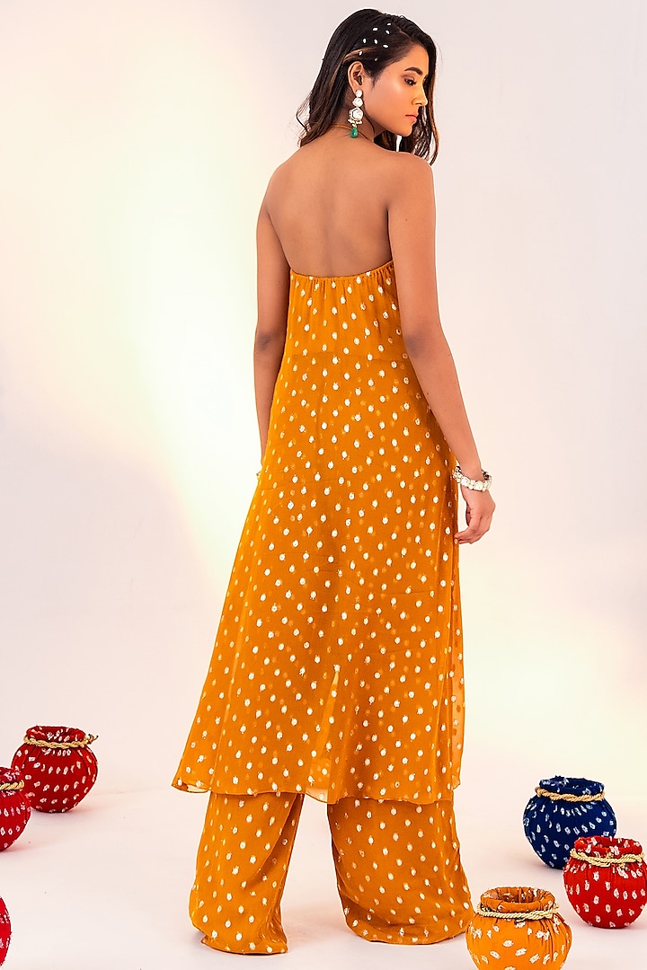 Yellow Georgette & Shantoon Co-Ord Set by Silky Bindra at Pernia's Pop Up Shop
