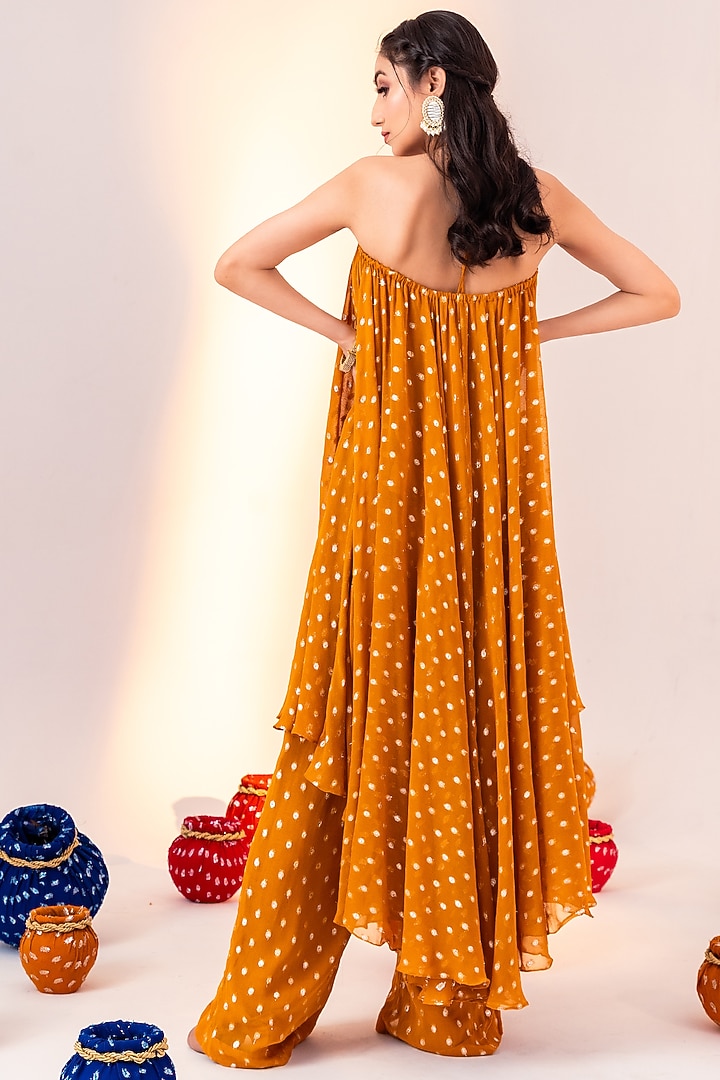 Yellow Georgette & Shantoon Co-Ord Set by Silky Bindra at Pernia's Pop Up Shop