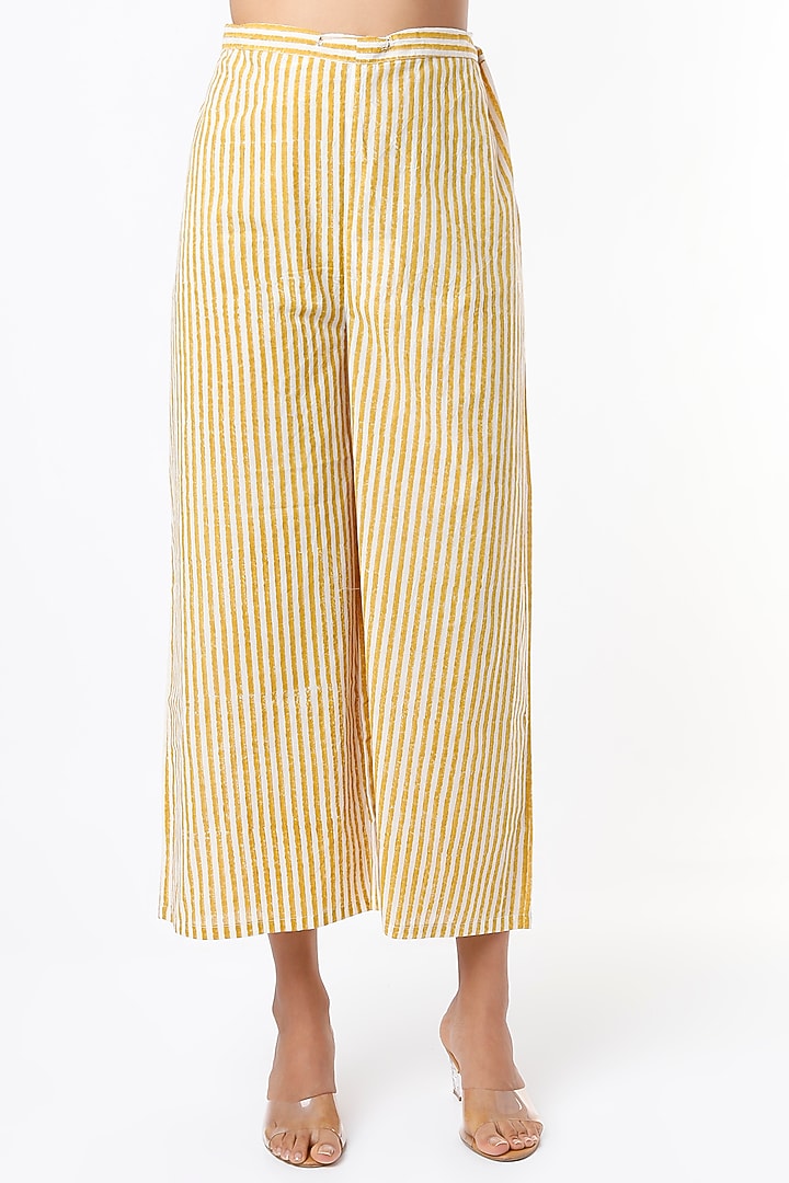 Yellow Block Printed Kurta Set by BANANA Labs at Pernia's Pop Up Shop