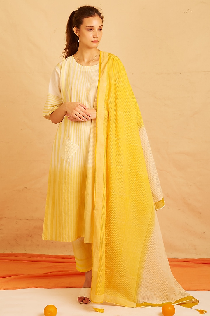 White & Yellow Cotton Printed Kurta Set by BANANA Labs