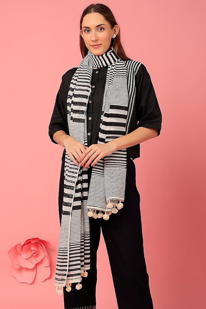 Black Hand Block Printed Dupatta by BANANA Labs at Pernia's Pop Up Shop