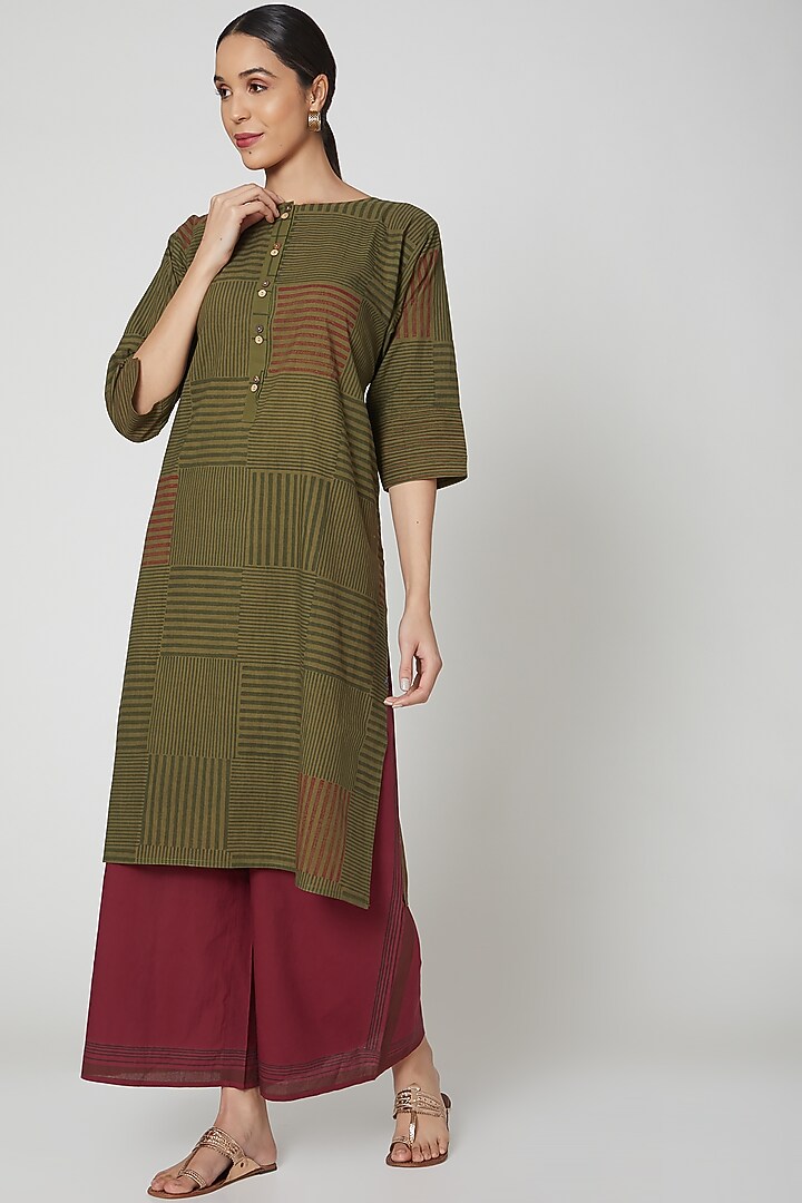 Olive Green Printed Kurta Set by BANANA Labs at Pernia's Pop Up Shop