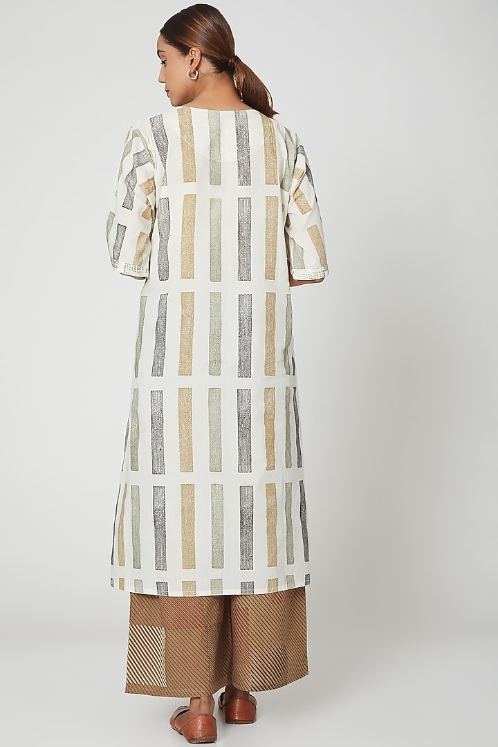 White Printed Kurta Set by BANANA Labs at Pernia's Pop Up Shop