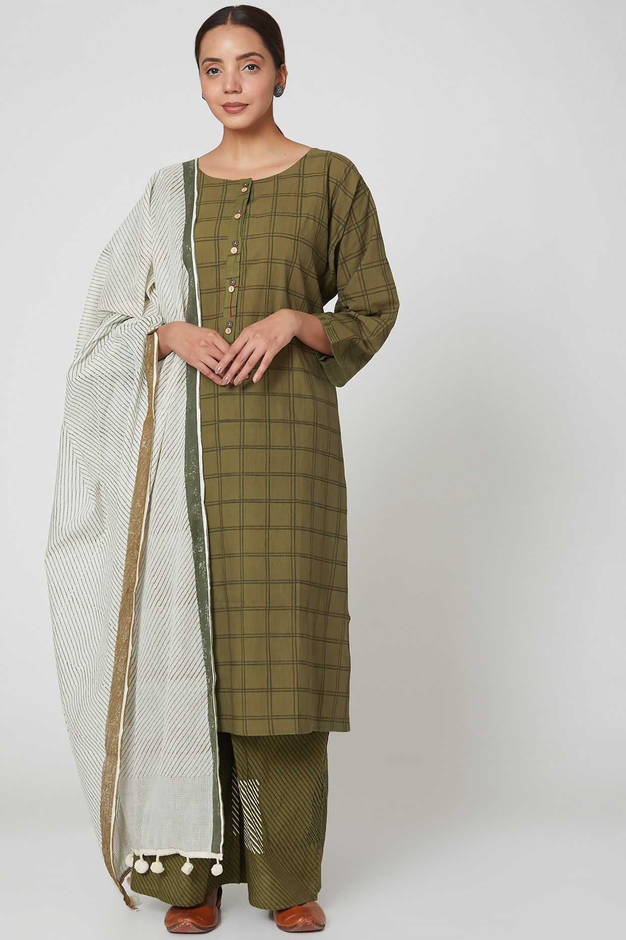 Olive Green Printed Kurta Set by BANANA Labs at Pernia's Pop Up Shop