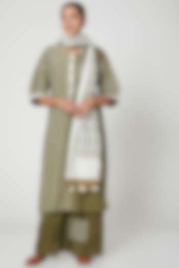 Olive Green & Ivory Printed Kurta Set by BANANA Labs at Pernia's Pop Up Shop