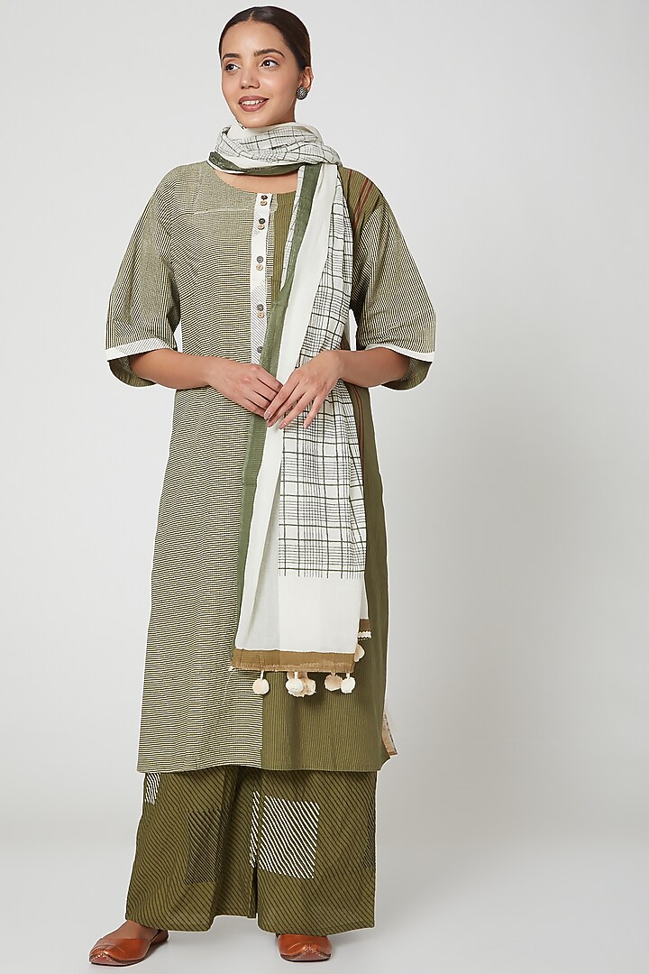 Olive Green & Ivory Printed Kurta Set by BANANA Labs at Pernia's Pop Up Shop
