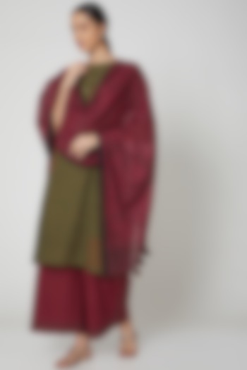 Olive Green & Maroon Printed Kurta Set by BANANA Labs at Pernia's Pop Up Shop