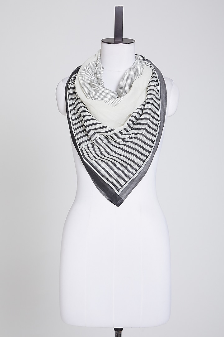 White Scarf In Cotton by BANANA Labs