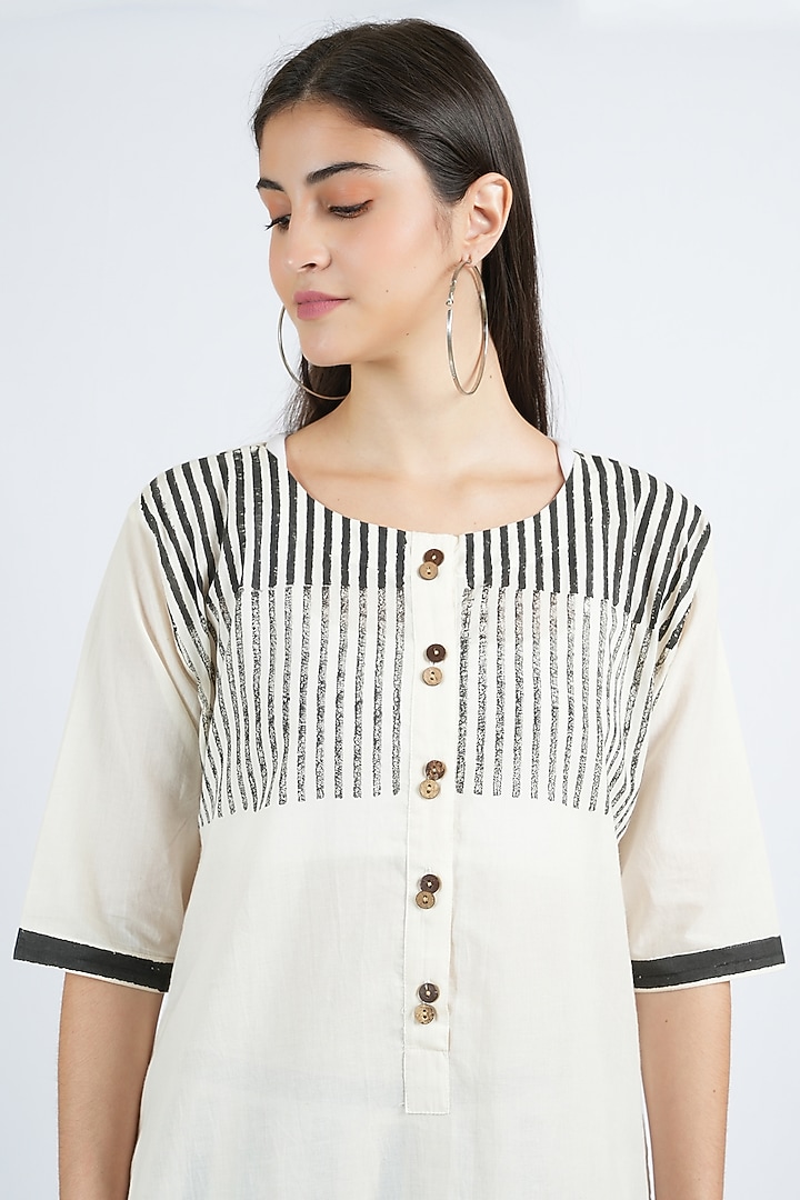 Black & White Cotton Striped Kurta Set by BANANA Labs at Pernia's Pop Up Shop