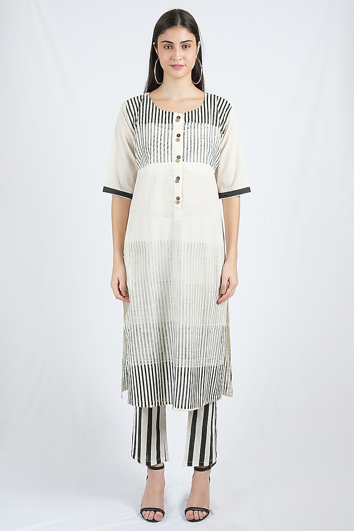 Black & White Cotton Striped Kurta Set by BANANA Labs at Pernia's Pop Up Shop