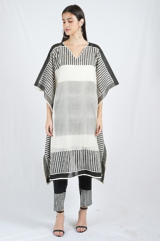 Black & White Cotton Mul Geometric Printed Kaftan Set by BANANA Labs