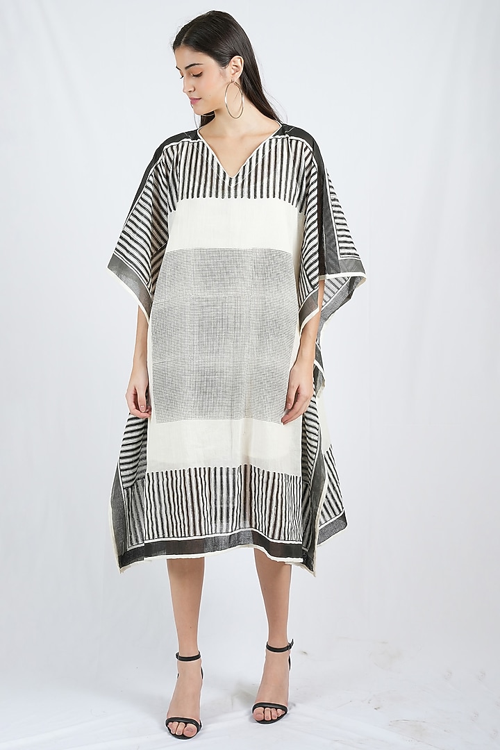 Black & White Cotton Mul Geometric Printed Kaftan Set by BANANA Labs at Pernia's Pop Up Shop
