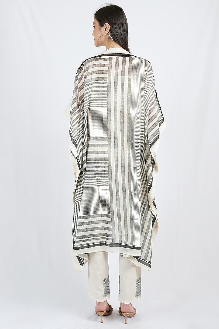 White Cotton Mul Geometric Printed Kaftan Set by BANANA Labs at Pernia's Pop Up Shop