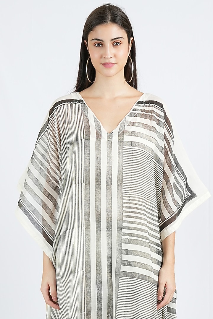 White Cotton Mul Geometric Printed Kaftan Set by BANANA Labs at Pernia's Pop Up Shop