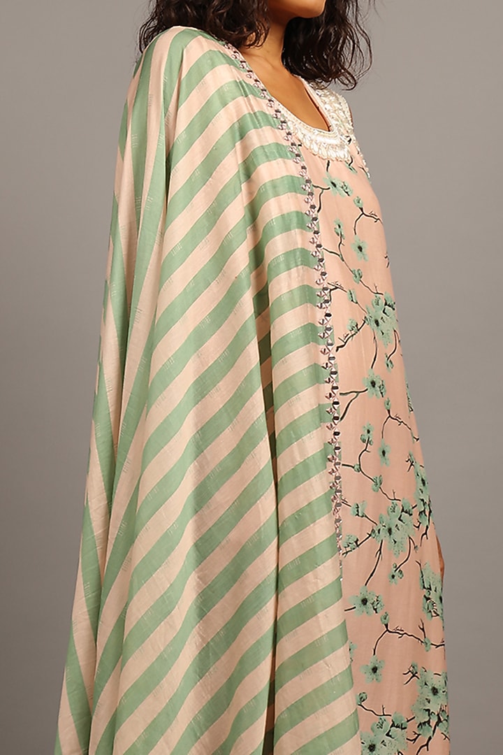 Blush Pink Embroidered Kurta Set by Sailex at Pernia's Pop Up Shop