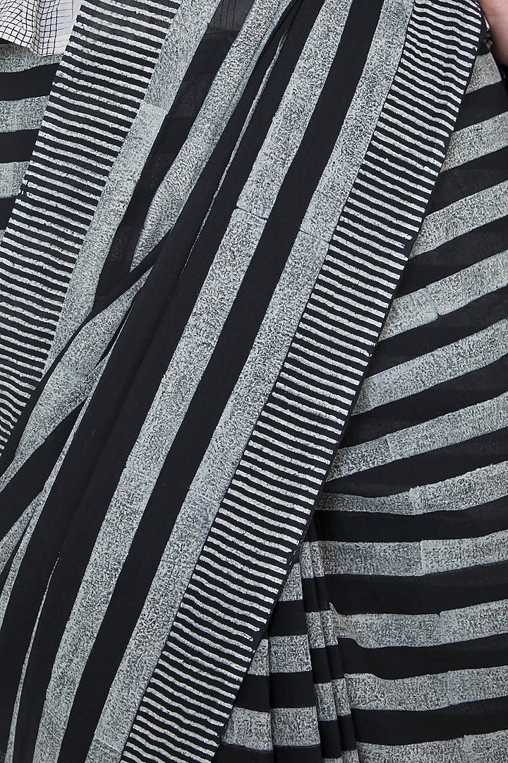 Black Geometric Block Printed Saree by BANANA Labs at Pernia's Pop Up Shop