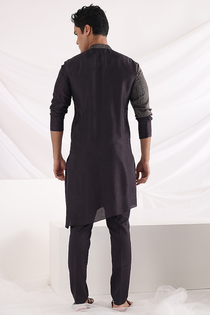 Charcoal Black Bam Silk Embroidered kurta Set by Smriti By Anju Agarwal Men at Pernia's Pop Up Shop