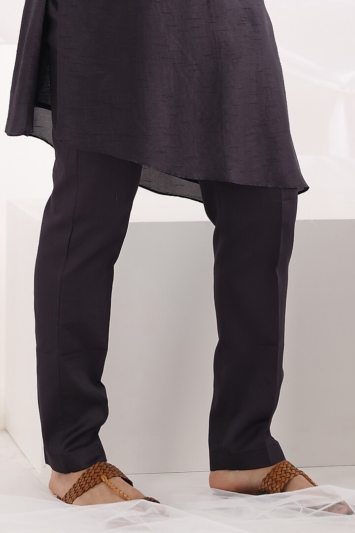 Charcoal Black Bam Silk Embroidered kurta Set by Smriti By Anju Agarwal Men at Pernia's Pop Up Shop