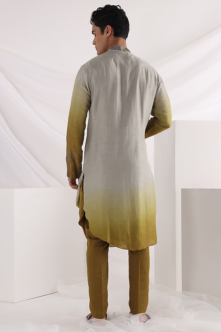 Olive Bam Silk Kora Mulmul Draped Kurta Set by Smriti By Anju Agarwal Men at Pernia's Pop Up Shop