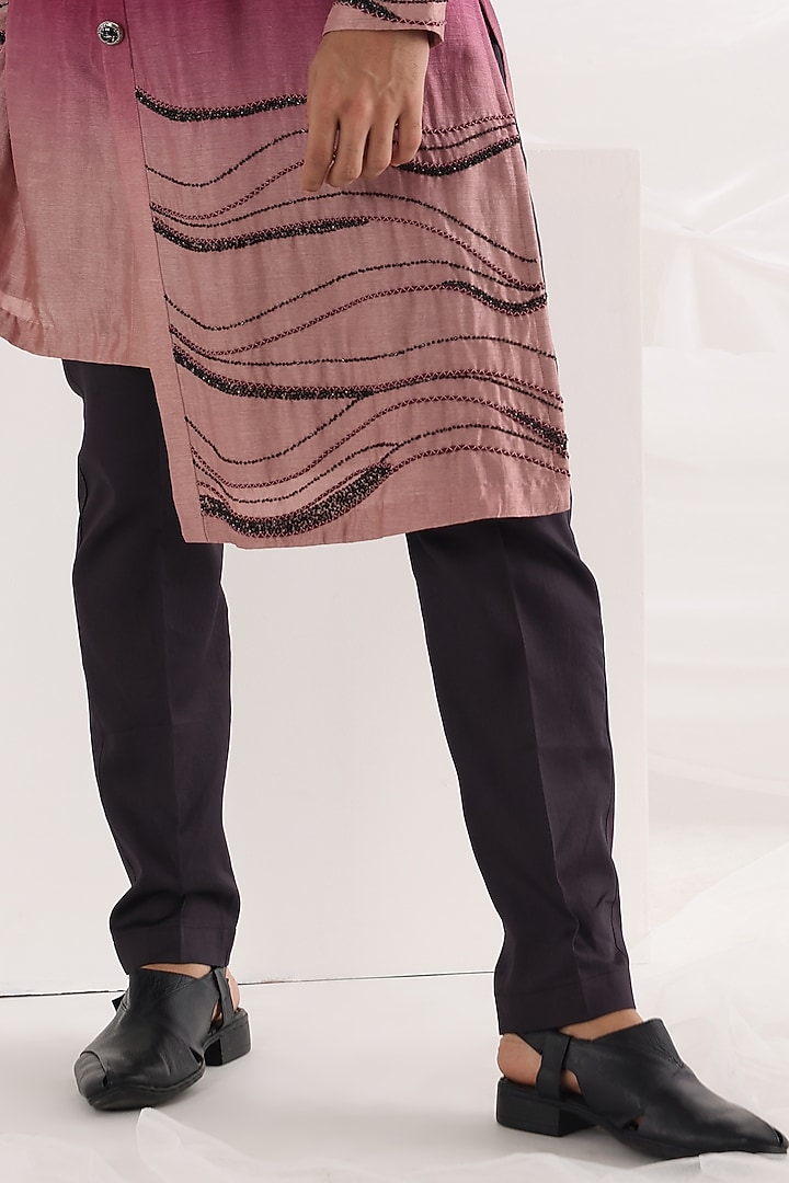 Magenta Bam Silk Embellished Kurta Set by Smriti By Anju Agarwal Men at Pernia's Pop Up Shop