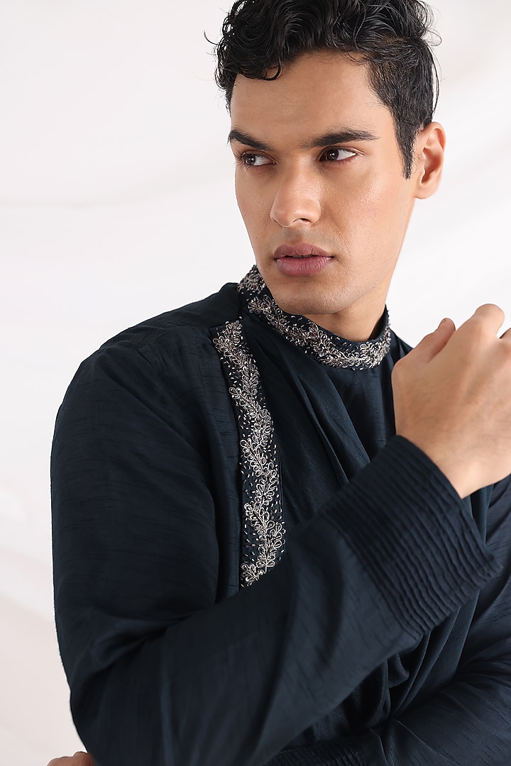 Midnight Blue Bam Silk Draped Kurta Set by Smriti By Anju Agarwal Men at Pernia's Pop Up Shop