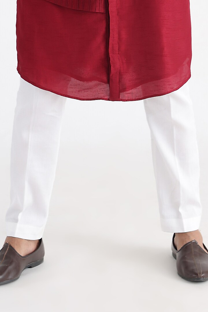 Brown Linen Satin Thread Machine Embroidered Bundi Jacket Set by Smriti By Anju Agarwal Men at Pernia's Pop Up Shop