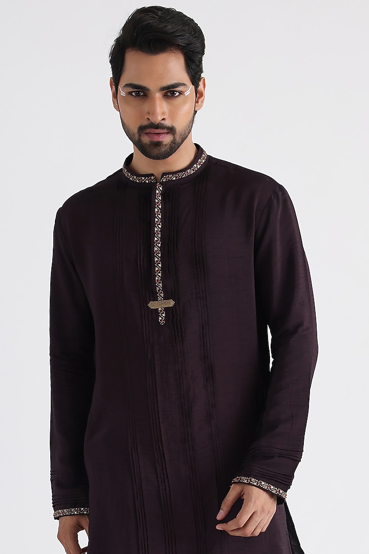 Off-White Linen Satin Hand & Machine Embroidered Bundi Jacket Set by Smriti By Anju Agarwal Men at Pernia's Pop Up Shop