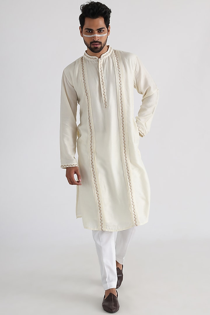 Yellow Bemberg Silk Hand Embroidered Bundi Jacket Set by Smriti By Anju Agarwal Men at Pernia's Pop Up Shop