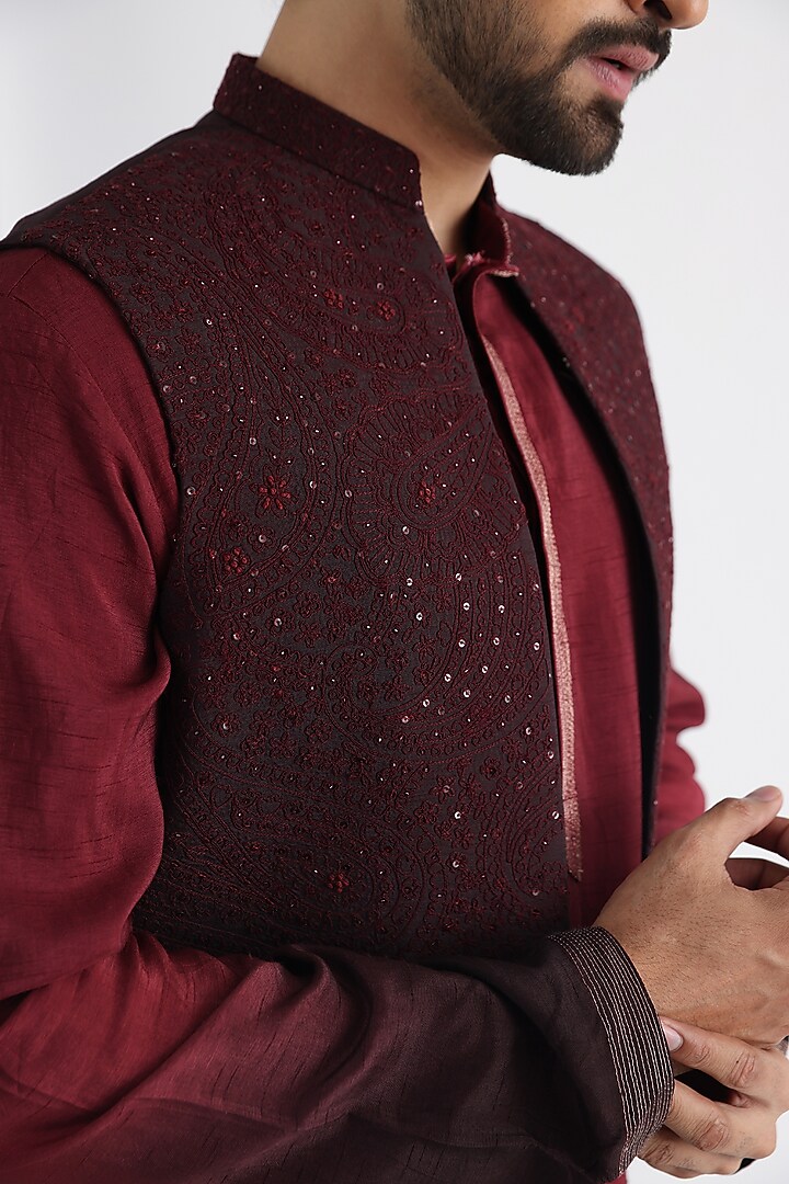 Maroon Bemberg Silk Embroidered Indo-Western by Smriti By Anju Agarwal Men at Pernia's Pop Up Shop
