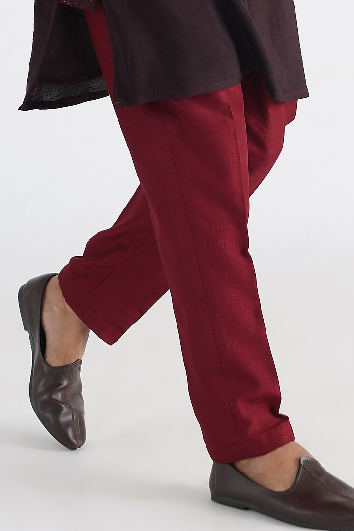 Maroon Bemberg Silk Embroidered Indo-Western by Smriti By Anju Agarwal Men at Pernia's Pop Up Shop