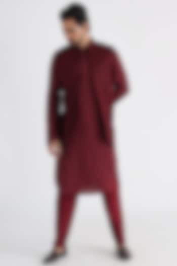 Maroon Linen Satin Embroidered Bundi Set by SMRITI APPAREL MEN