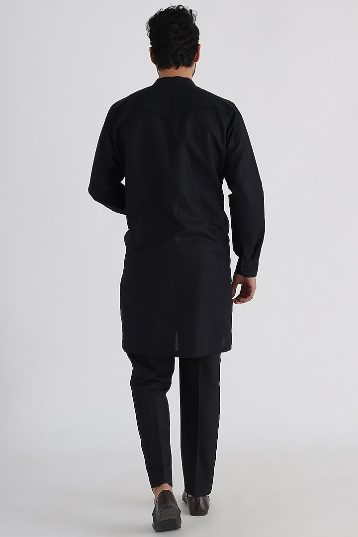 Black Khadi Embroidered Kurta Set by Smriti By Anju Agarwal Men at Pernia's Pop Up Shop