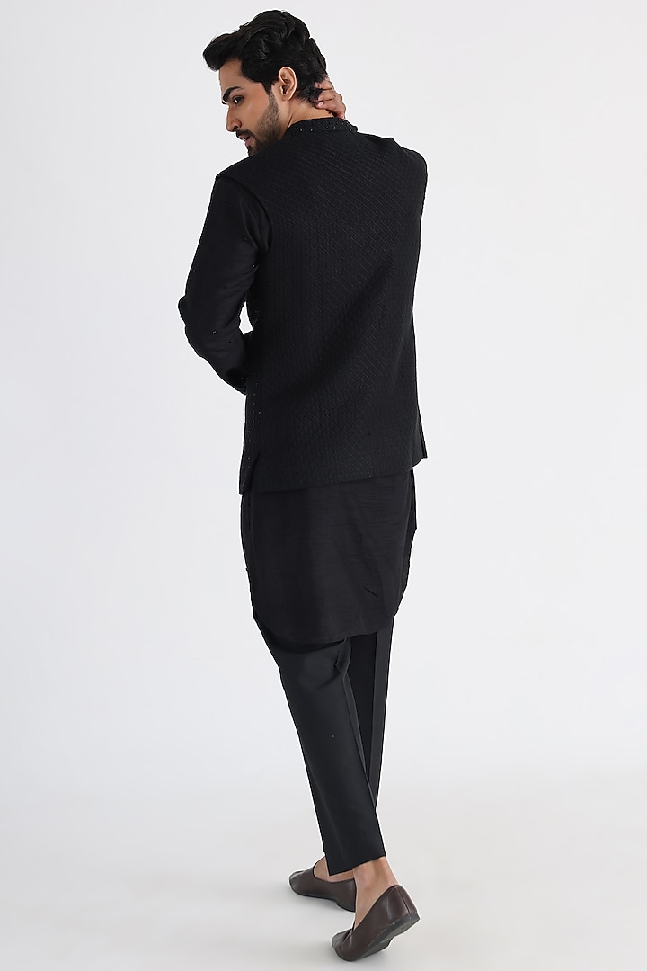 Black Bemberg Silk Embroidered Nehru Jacket by Smriti By Anju Agarwal Men at Pernia's Pop Up Shop