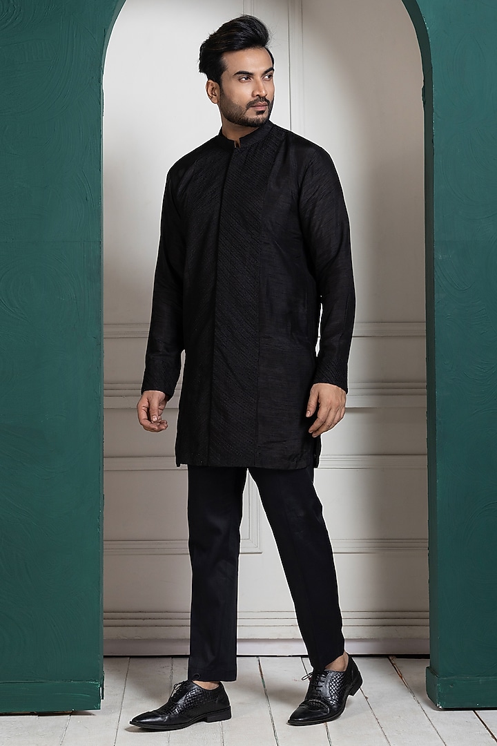 Midnight Black Silk Bead Hand Embroidered Kurta Set by Smriti by Anju Agarwal Men at Pernia's Pop Up Shop