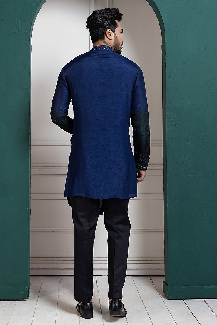 Midnight Blue Bam Silk Floral Hand Embroidered Kurta Set by Smriti by Anju Agarwal Men at Pernia's Pop Up Shop