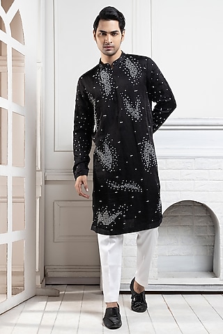 Black Linen Satin Bead Embroidered Kurta Set by Smriti by Anju Agarwal Men