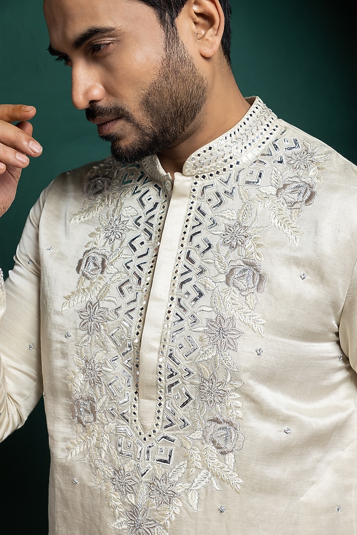 White Tissue & Linen Satin Floral Embroidered Kurta Set by Smriti by Anju Agarwal Men at Pernia's Pop Up Shop