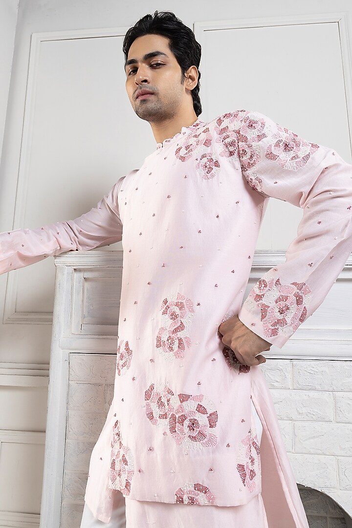 Blush Pink Chanderi Mirror Embroidered Kurta Set by Smriti by Anju Agarwal Men at Pernia's Pop Up Shop