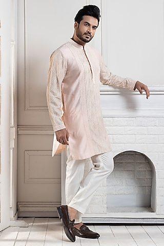 Blush Pink Chanderi Thread Aari Embroidered Kurta Set by Smriti by Anju Agarwal Men